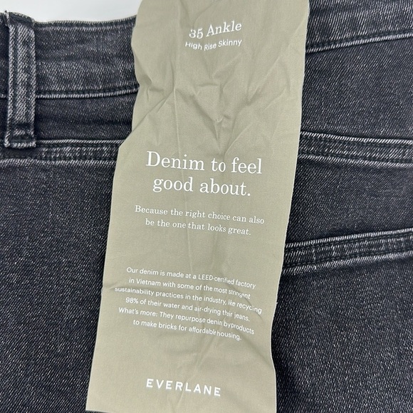 NEW EVERLANE The High-Rise Skinny Button-Fly Jean in Washed Black Size 35 Ankle - Picture 10 of 11